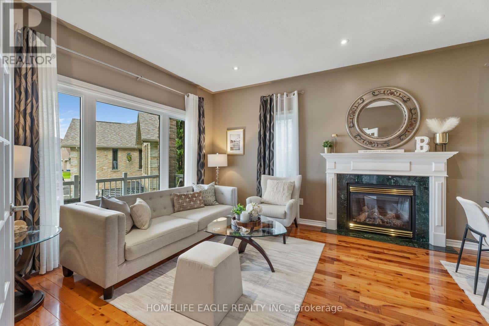 14 REBECCA COURT — Barrie (Painswick South), Ontario - Photo 4 of 27