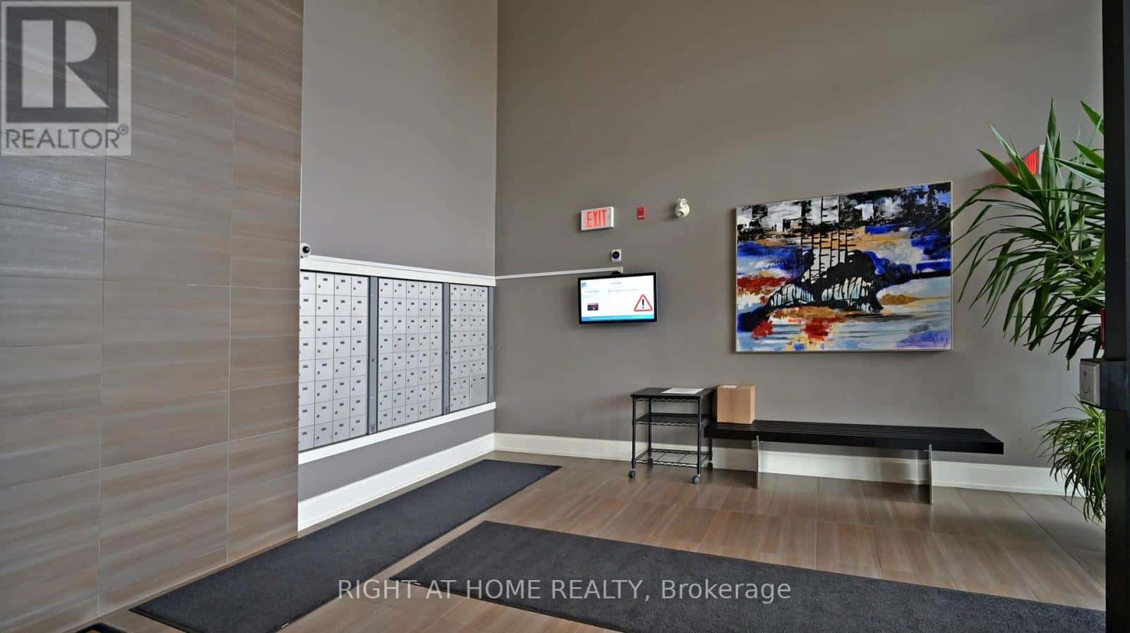 419 - 128 GARDEN DRIVE — Oakville (CO Central), Ontario - Photo 5 of 36