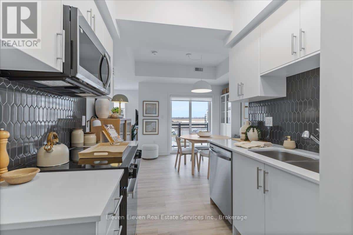 91 - 940 ST. DAVIDS STREET — Centre Wellington (Fergus), Ontario - Photo 3 of 19