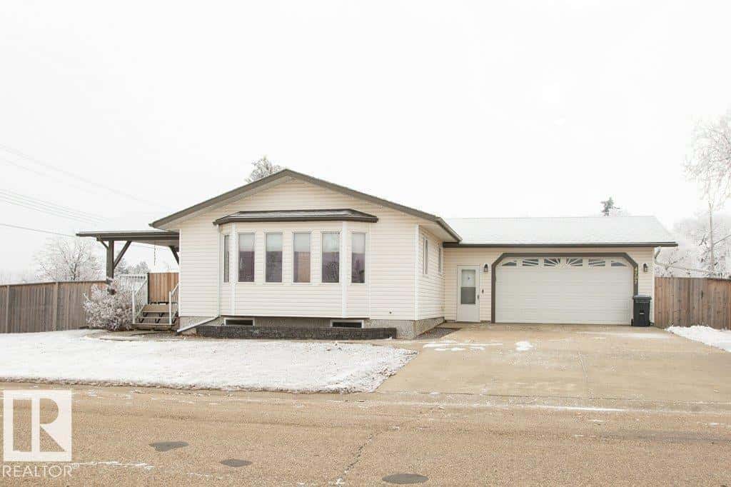 4707 50 ST — Clyde, Alberta - Photo 5 of 74