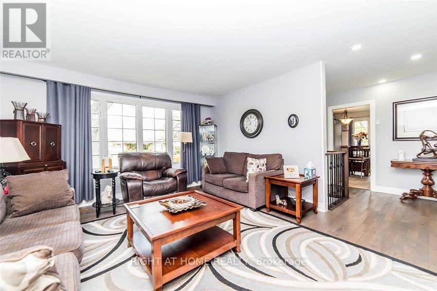 1094 RONLEA AVENUE — Oshawa (Donevan), Ontario - Photo 5 of 15