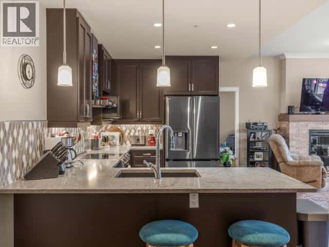 405-38 WATERFRONT PLACE — Whitehorse, Yukon - Photo 3 of 18