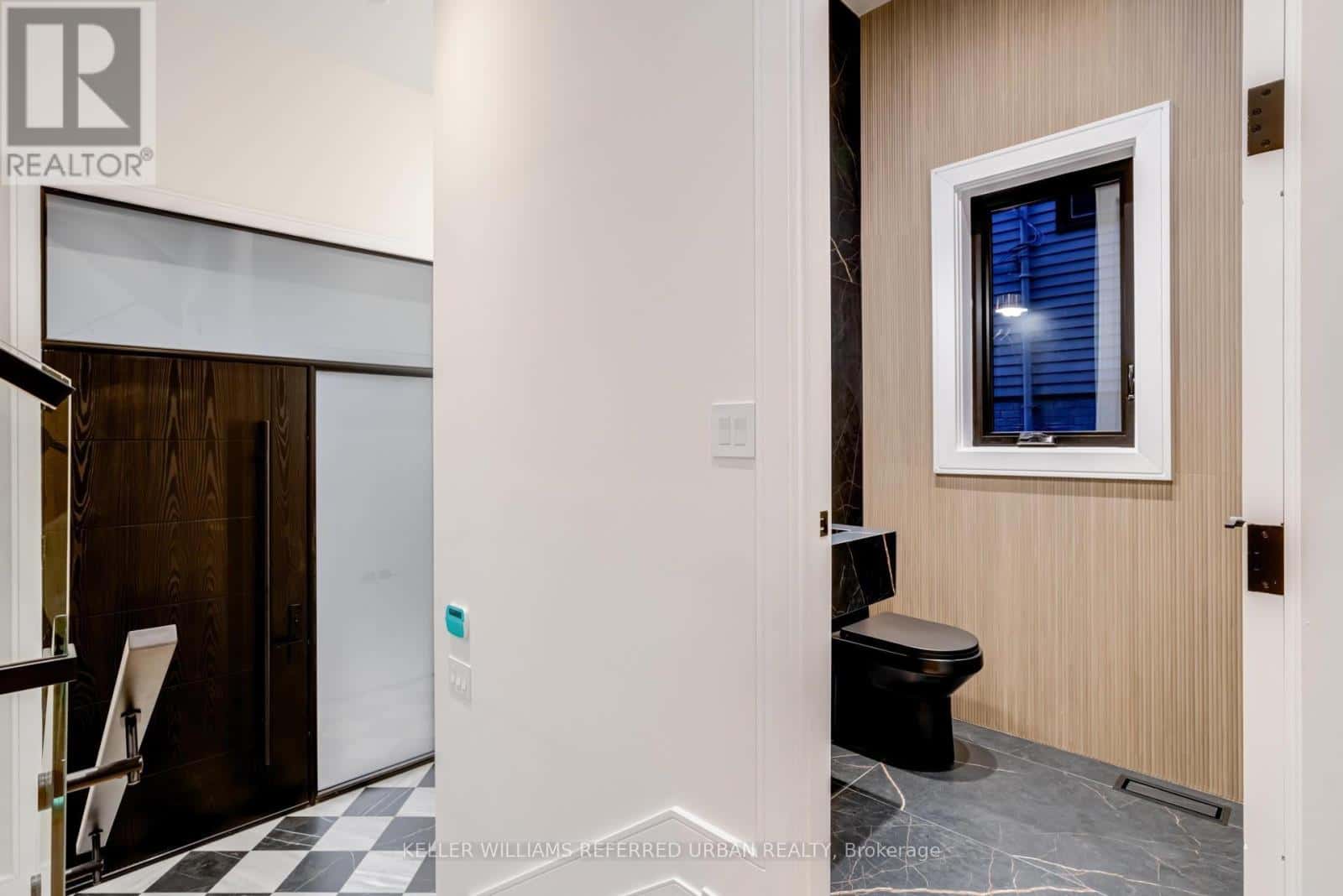 33 TWELFTH STREET — Toronto (New Toronto), Ontario - Photo 5 of 50