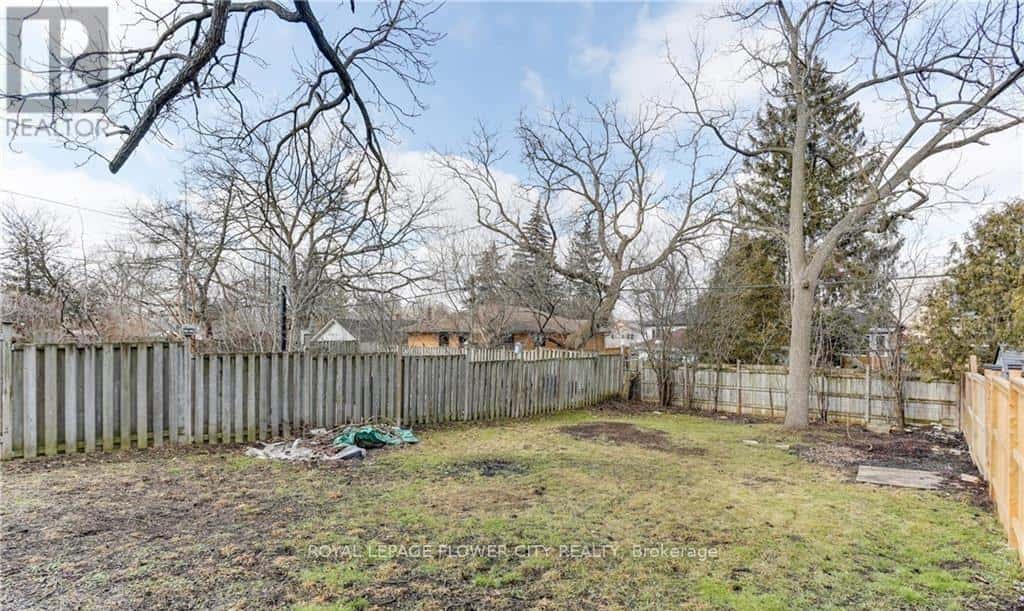 50 EMERY STREET W — London South (South E), Ontario - Photo 3 of 21