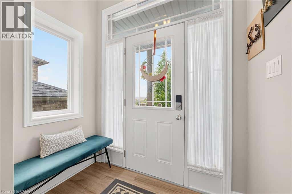 110 OAKES Crescent — Guelph, Ontario - Photo 4 of 48