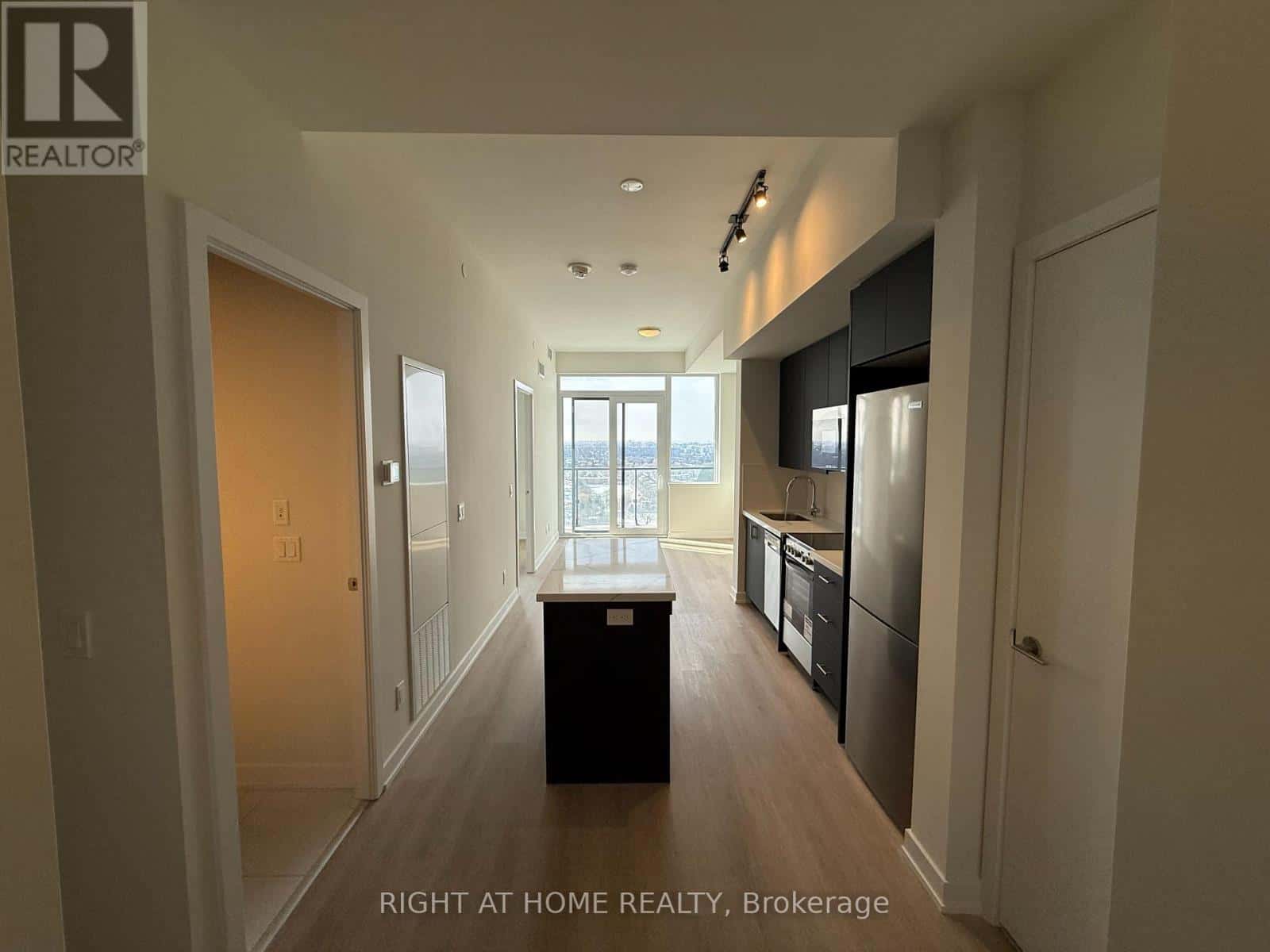 LPH07 - 15 ELLERSLIE AVENUE — Toronto (Willowdale West), Ontario - Photo 2 of 16