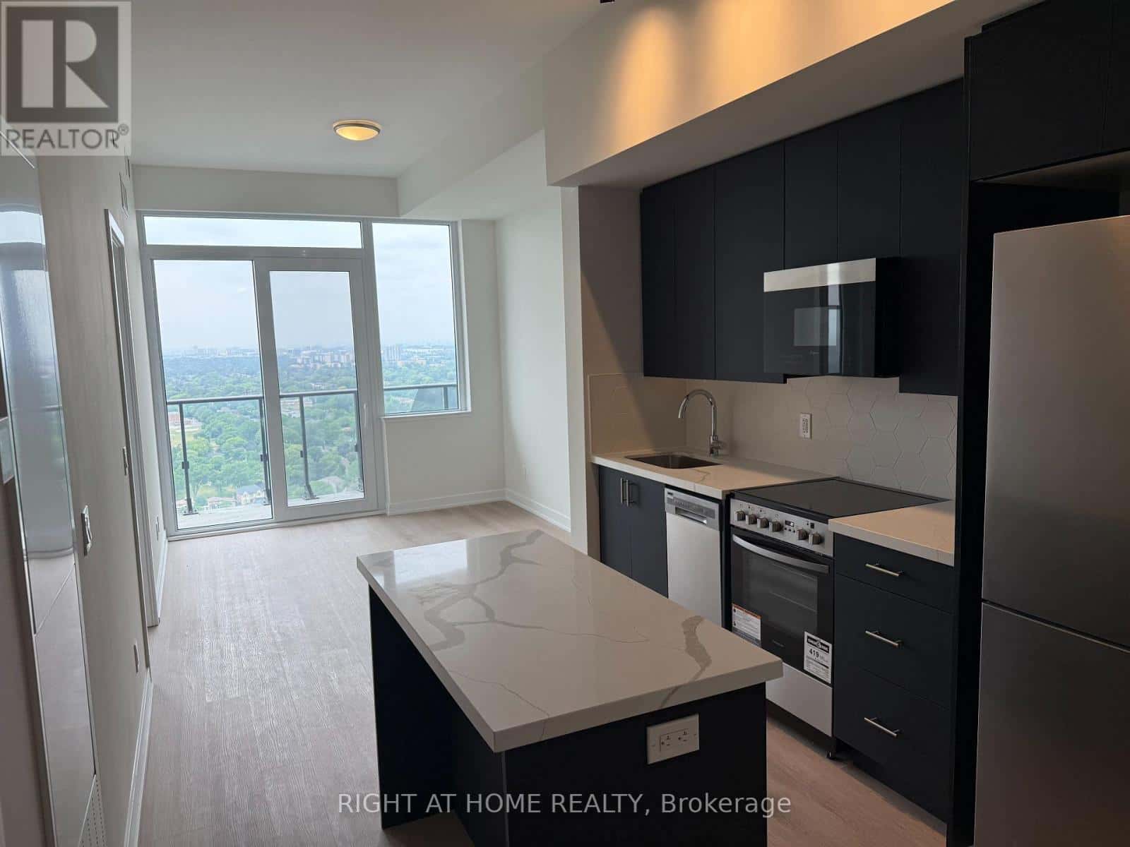 LPH07 - 15 ELLERSLIE AVENUE — Toronto (Willowdale West), Ontario - Photo 3 of 16