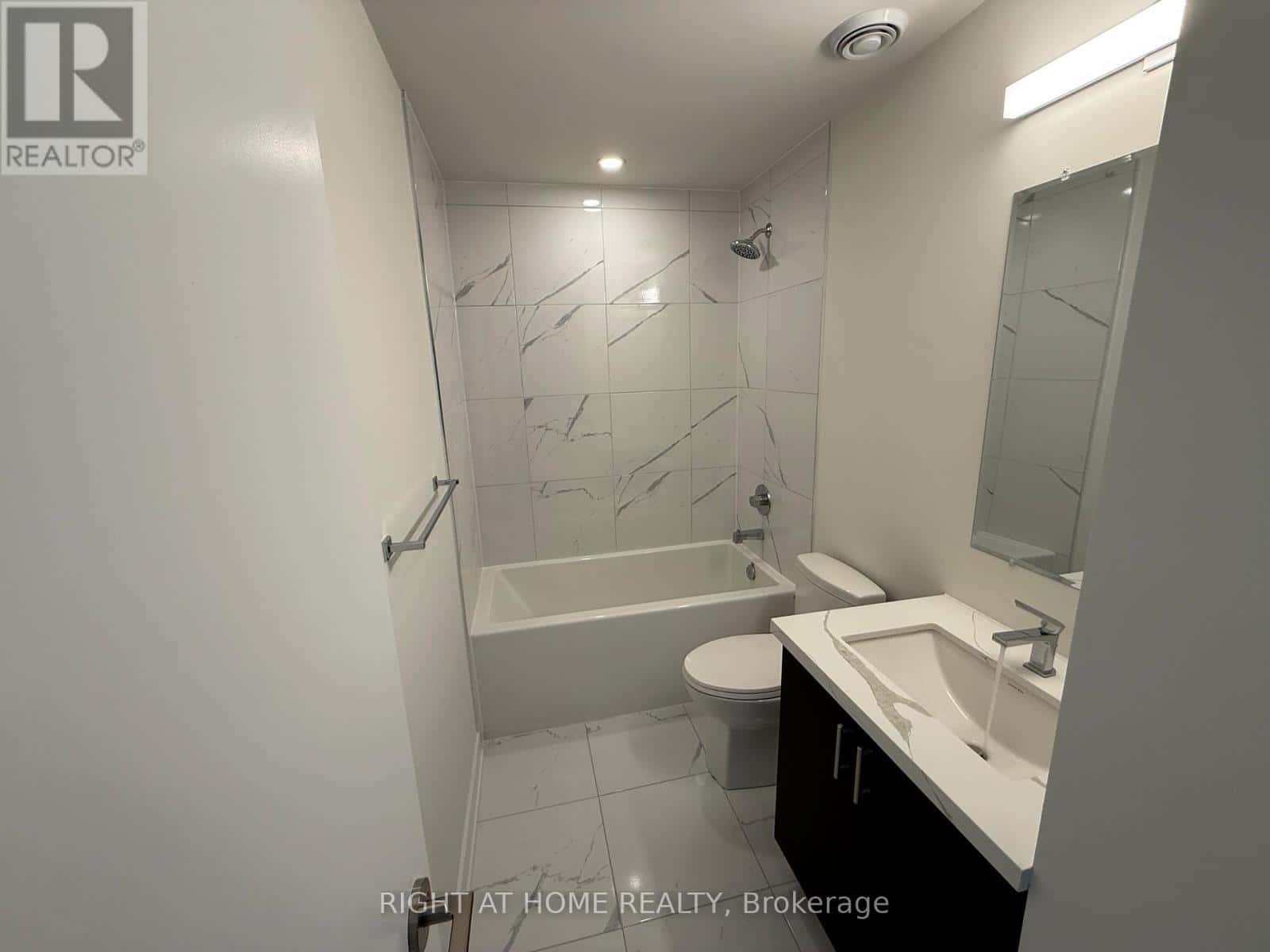 LPH07 - 15 ELLERSLIE AVENUE — Toronto (Willowdale West), Ontario - Photo 5 of 16