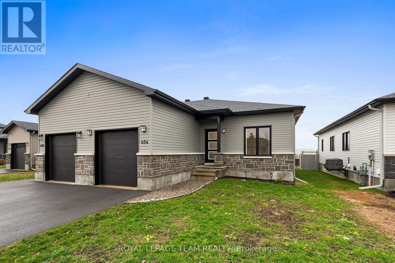 454 ARORA CRESCENT — North Dundas, Ontario - Photo 2 of 37