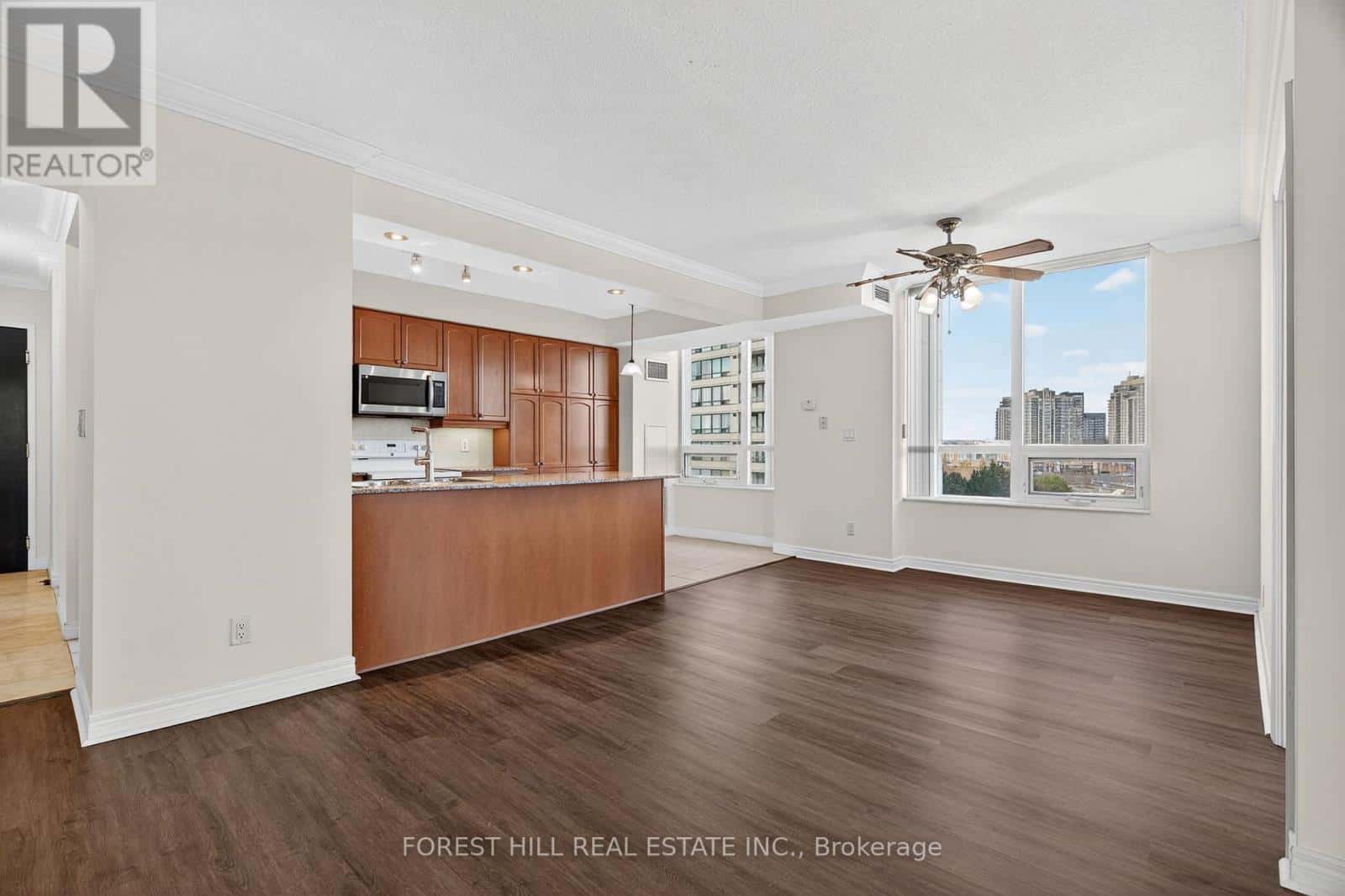 707 - 100 PROMENADE CIRCLE — Vaughan (Brownridge), Ontario - Photo 4 of 33