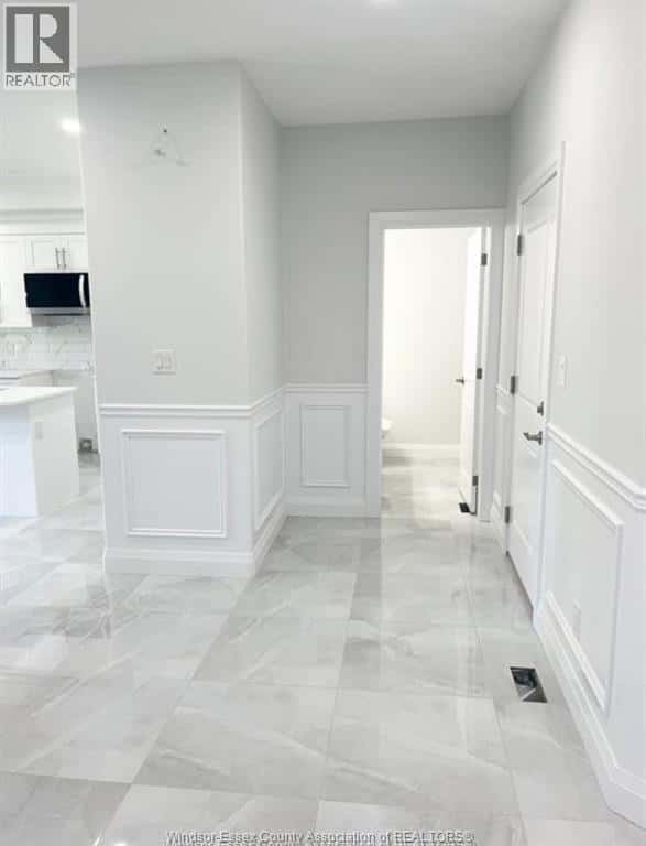 33 EAGLE — Leamington, Ontario - Photo 3 of 6