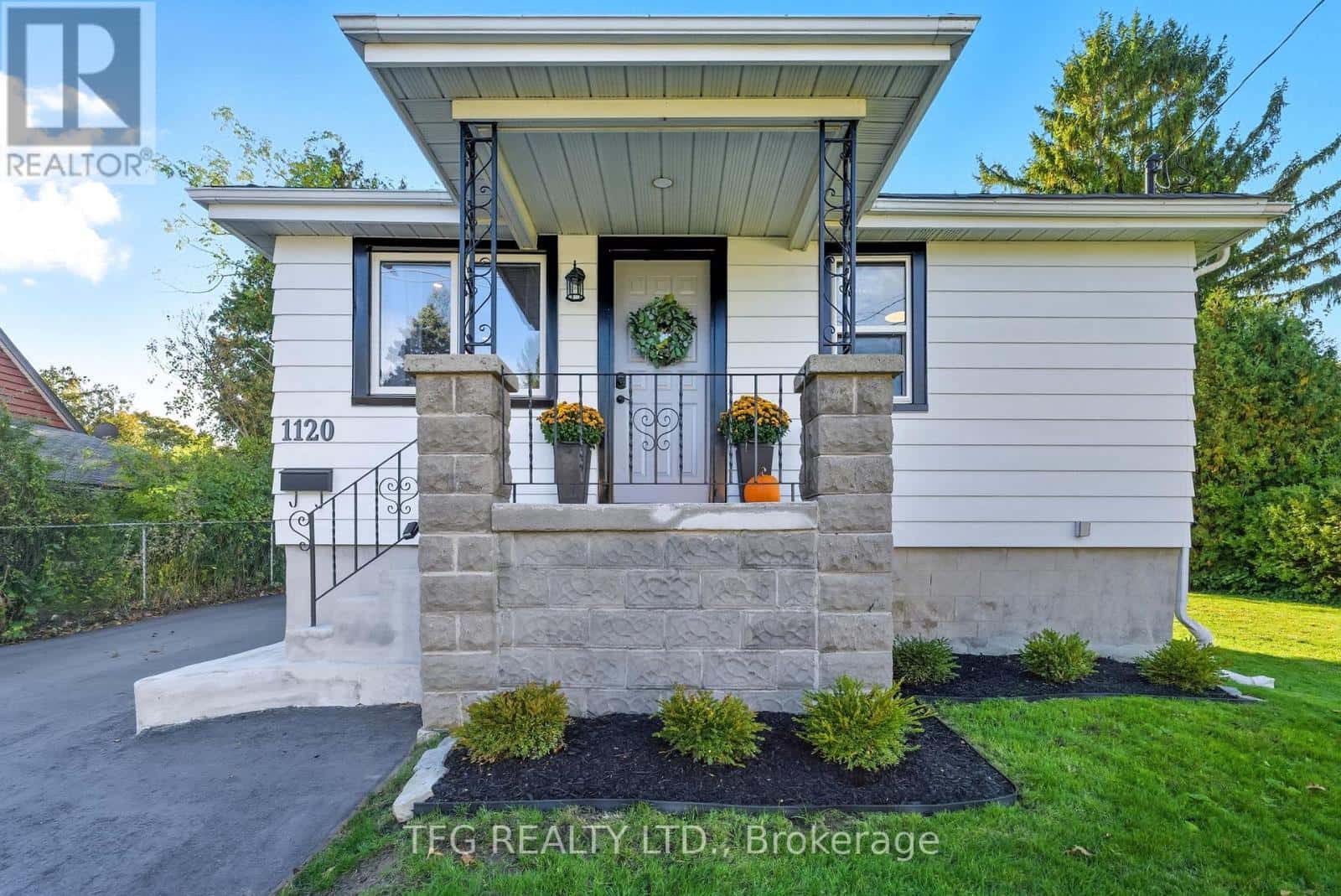 1120 SOMERVILLE STREET — Oshawa (Centennial), Ontario - Photo 4 of 48