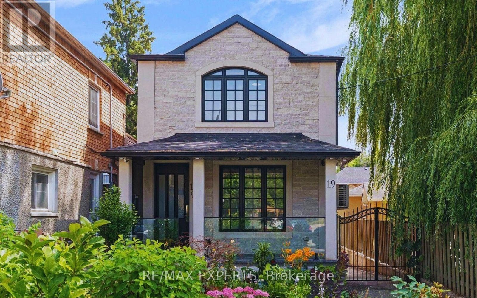 19 KENORA CRESCENT — Toronto (Keelesdale-Eglinton West), Ontario - Main photo