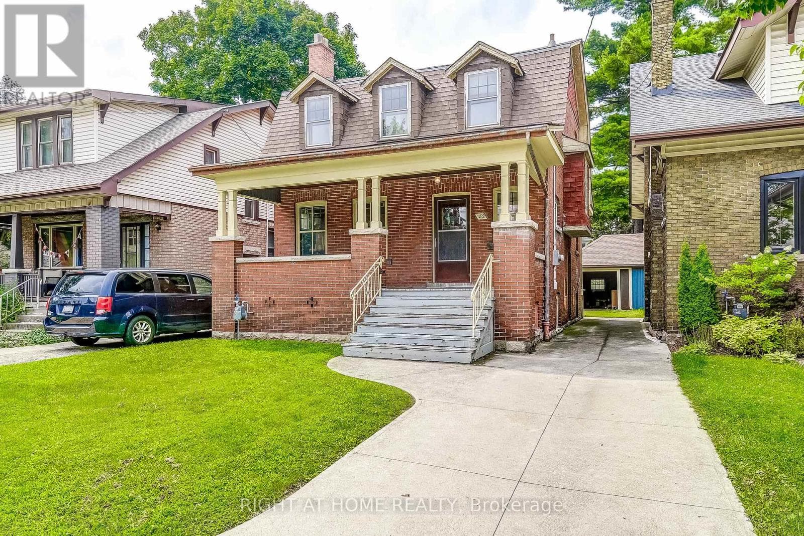 182 BALMORAL AVENUE S — Hamilton (Delta), Ontario - Main photo