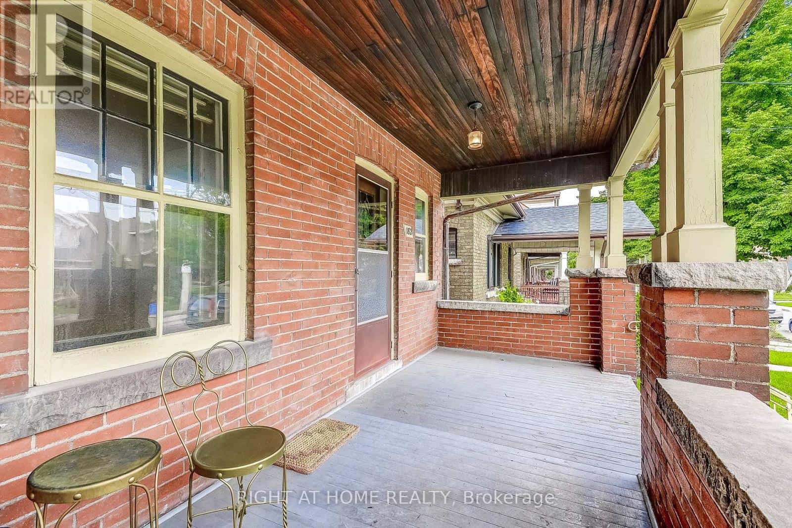 182 BALMORAL AVENUE S — Hamilton (Delta), Ontario - Photo 4 of 39