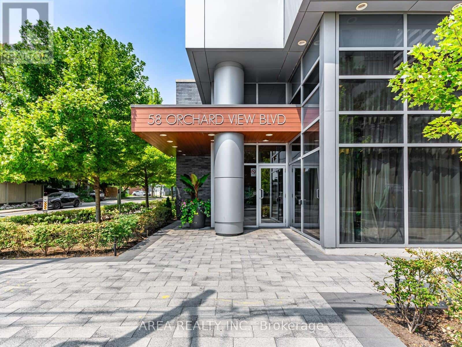 2001 - 58 ORCHARD VIEW BOULEVARD — Toronto (Yonge-Eglinton), Ontario - Photo 2 of 31