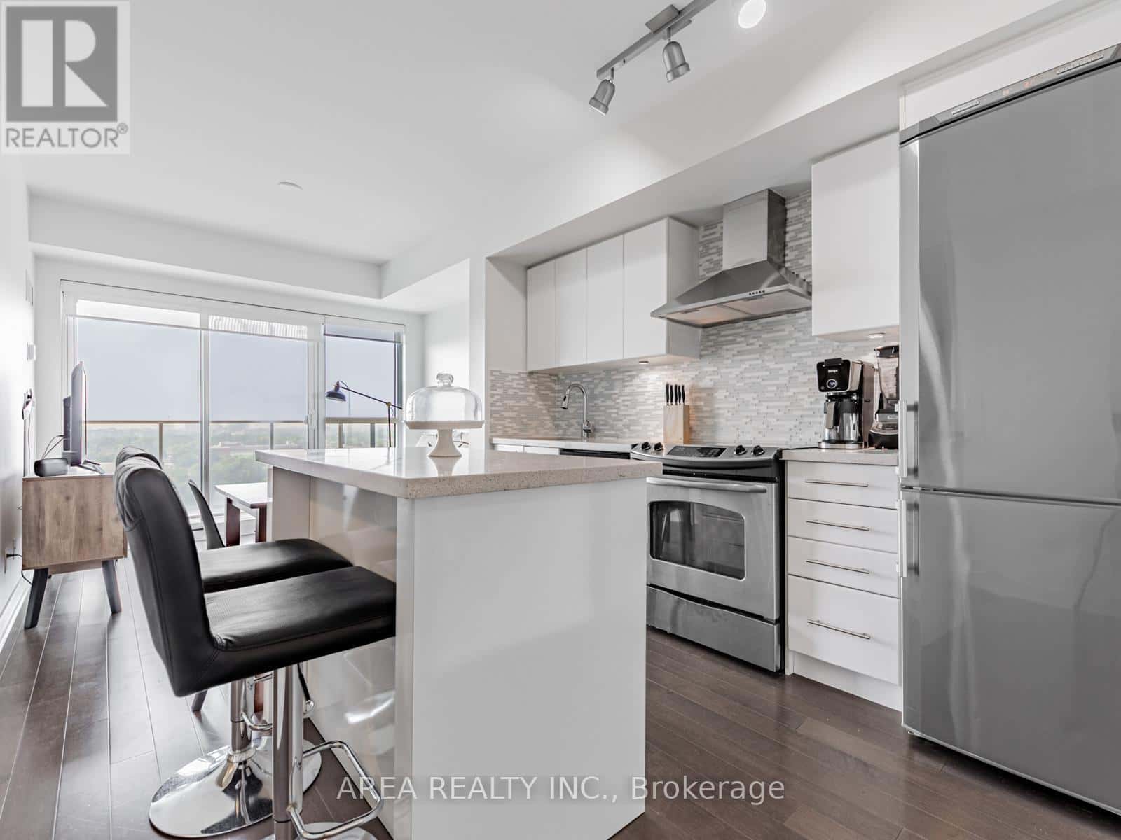 2001 - 58 ORCHARD VIEW BOULEVARD — Toronto (Yonge-Eglinton), Ontario - Photo 5 of 31