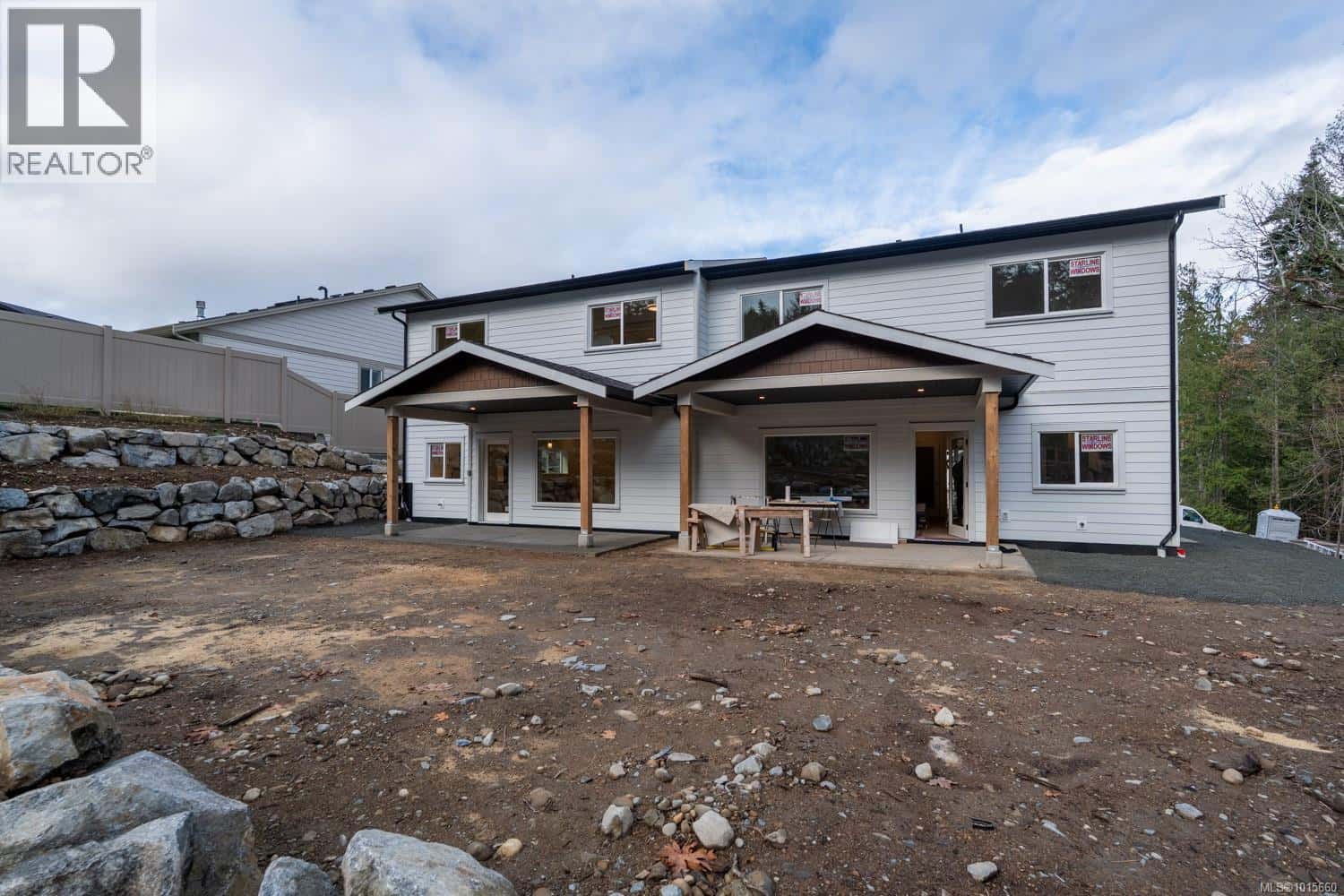 668 Sanderson Rd — Ladysmith, British Columbia - Photo 2 of 35