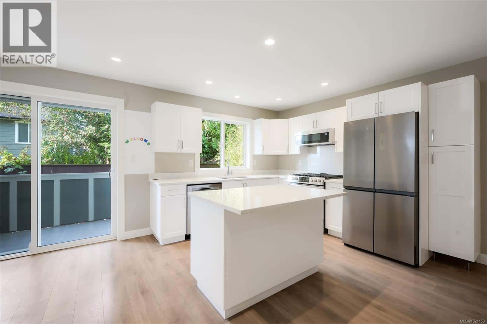 2042 Terrott St — Sooke, British Columbia - Photo 5 of 51