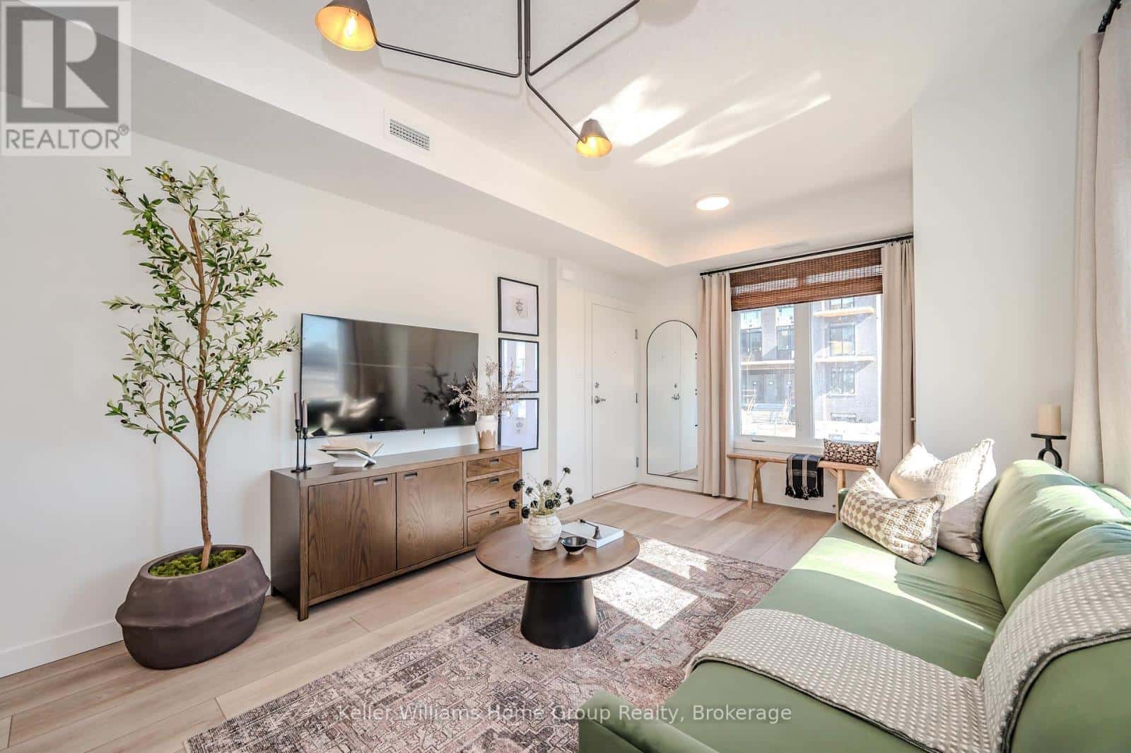 98 - 824 WOOLWICH STREET — Guelph (Riverside Park), Ontario - Photo 4 of 8