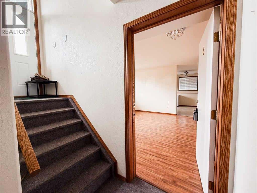 3, 1006 3 Avenue — Beaverlodge, Alberta - Photo 2 of 24