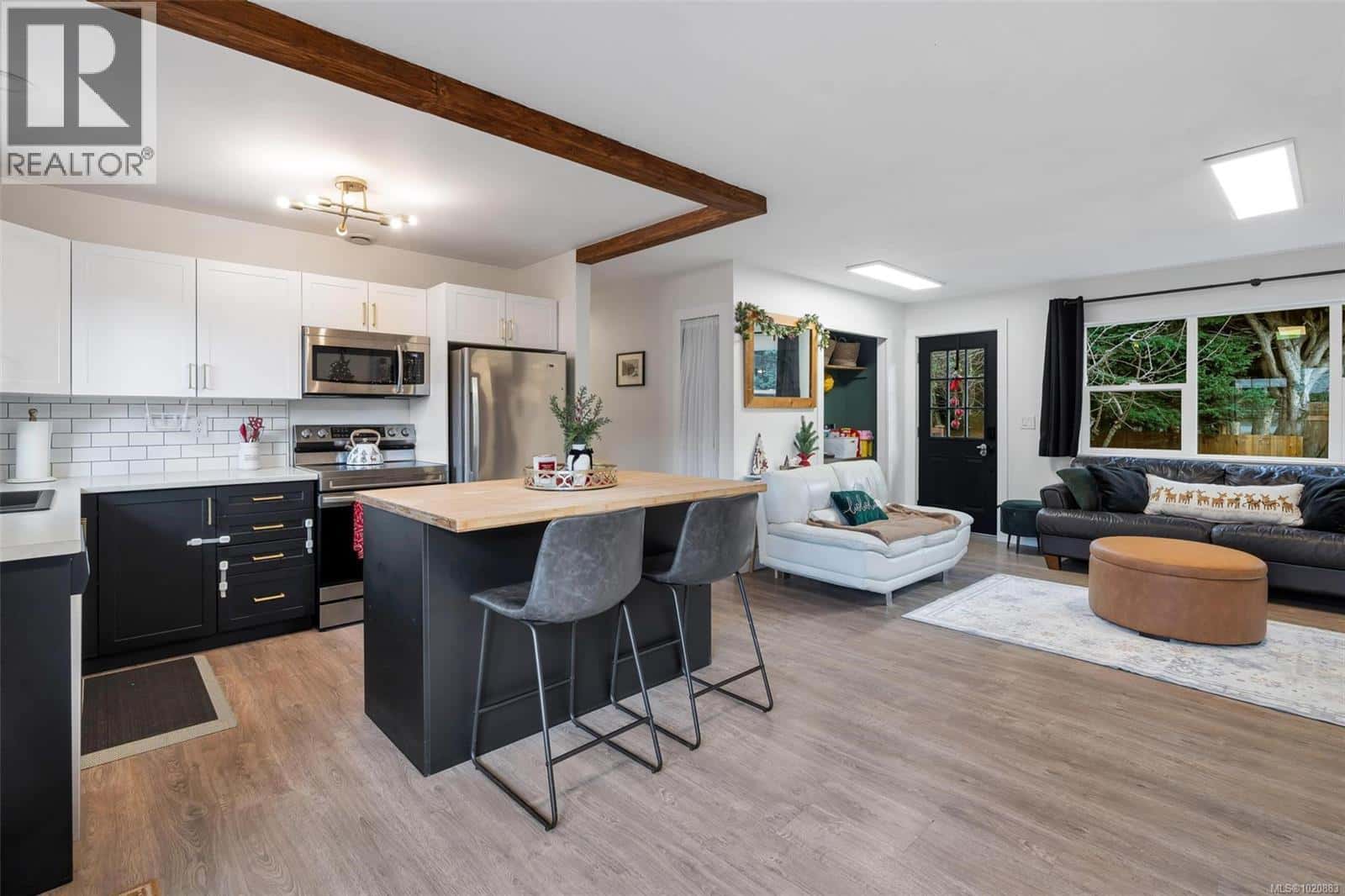 2260 Sooke Rd — Colwood, British Columbia - Photo 5 of 24