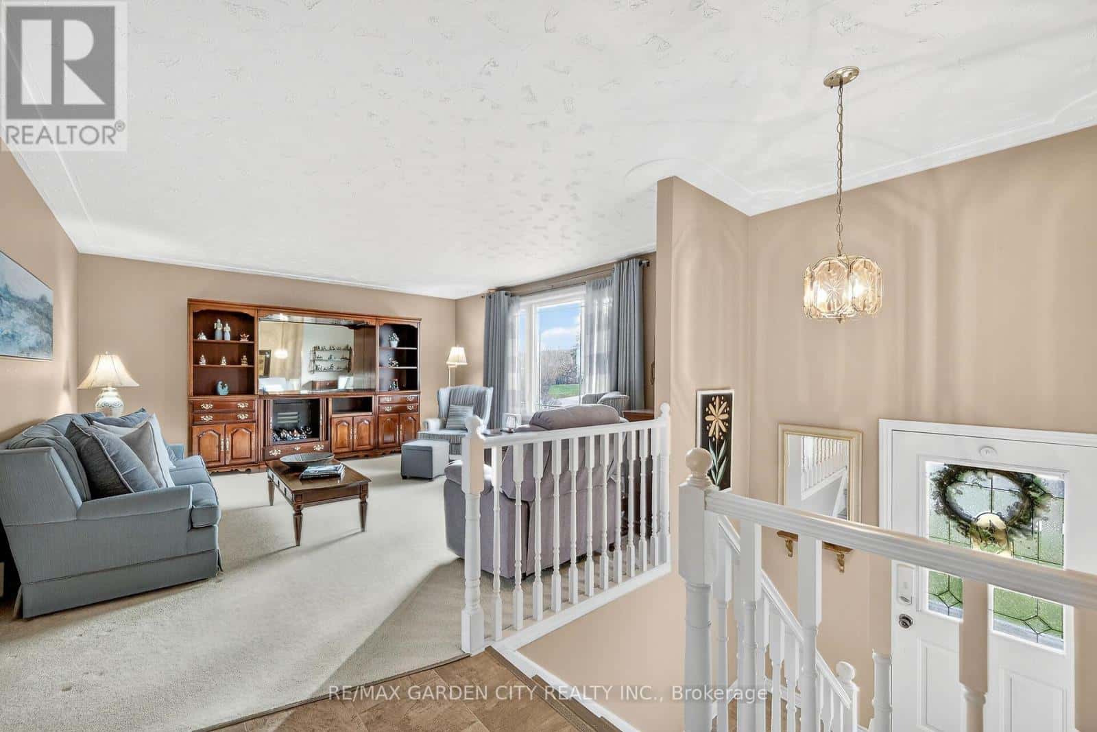 5083 HARTWOOD AVENUE — Lincoln (Beamsville), Ontario - Photo 3 of 33