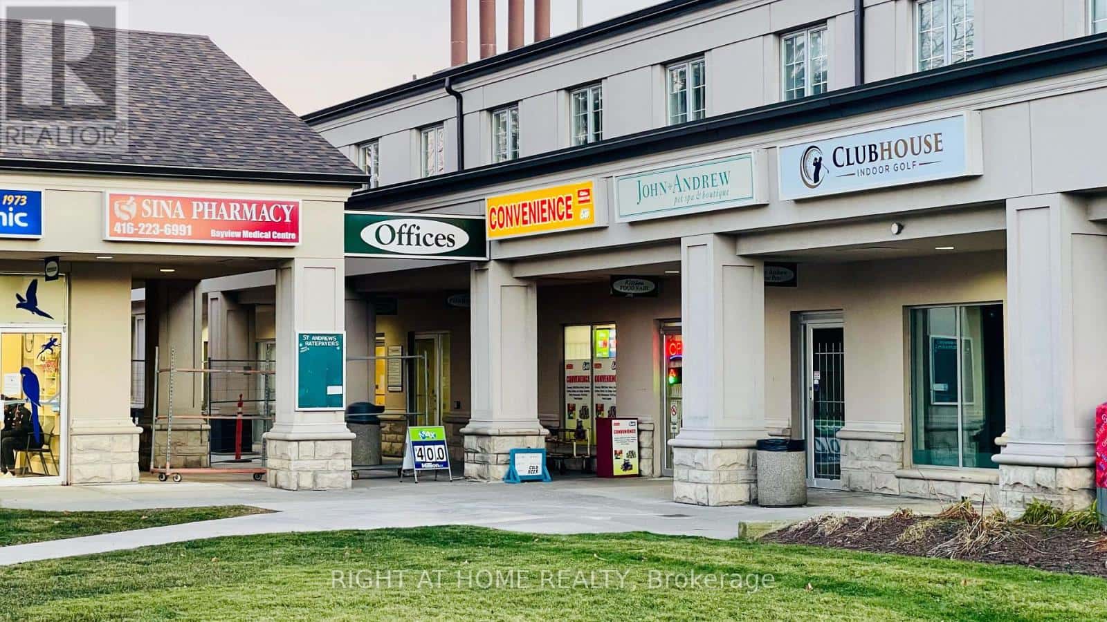 33 THE LINKS ROAD — Toronto (St. Andrew-Windfields), Ontario - Photo 2 of 35