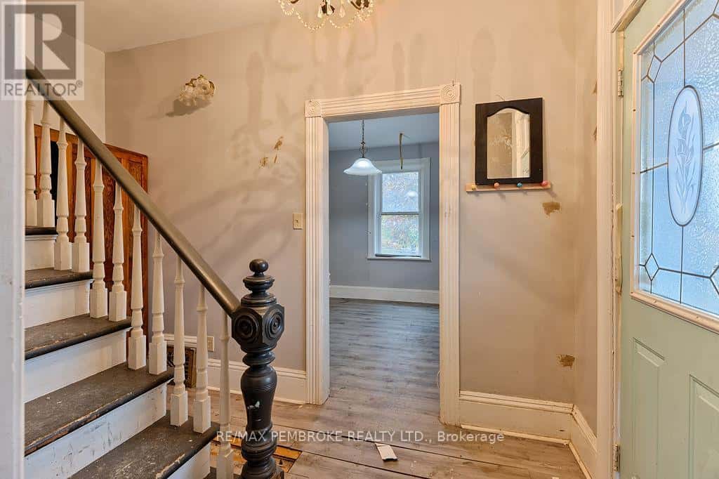 131 BONNECHERE STREET W — Bonnechere Valley, Ontario - Photo 3 of 31