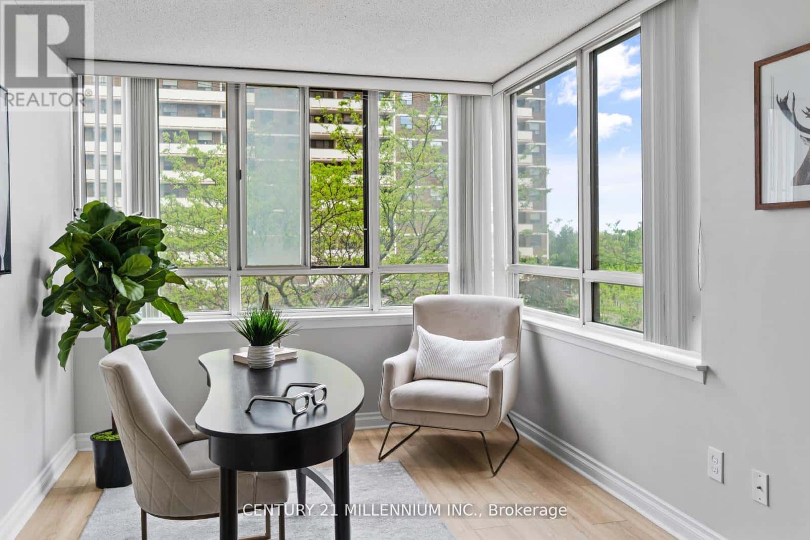 401 - 5 LISA STREET — Brampton (Queen Street Corridor), Ontario - Photo 3 of 14