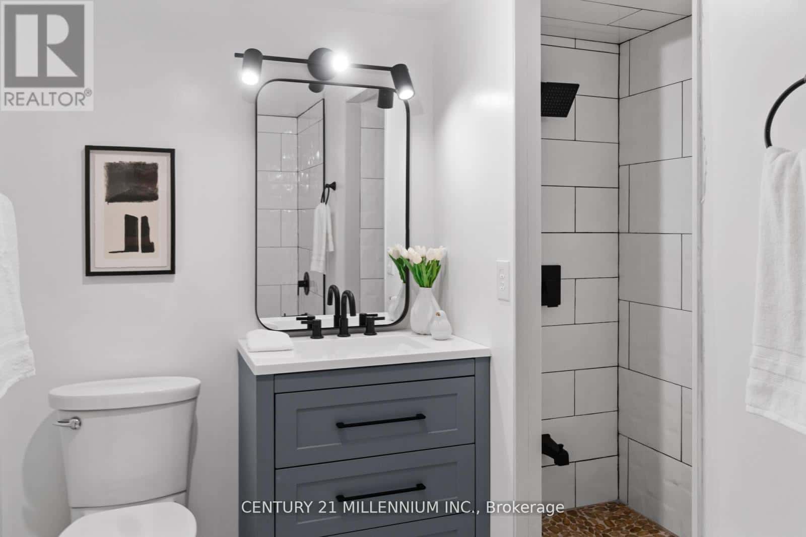 401 - 5 LISA STREET — Brampton (Queen Street Corridor), Ontario - Photo 4 of 14