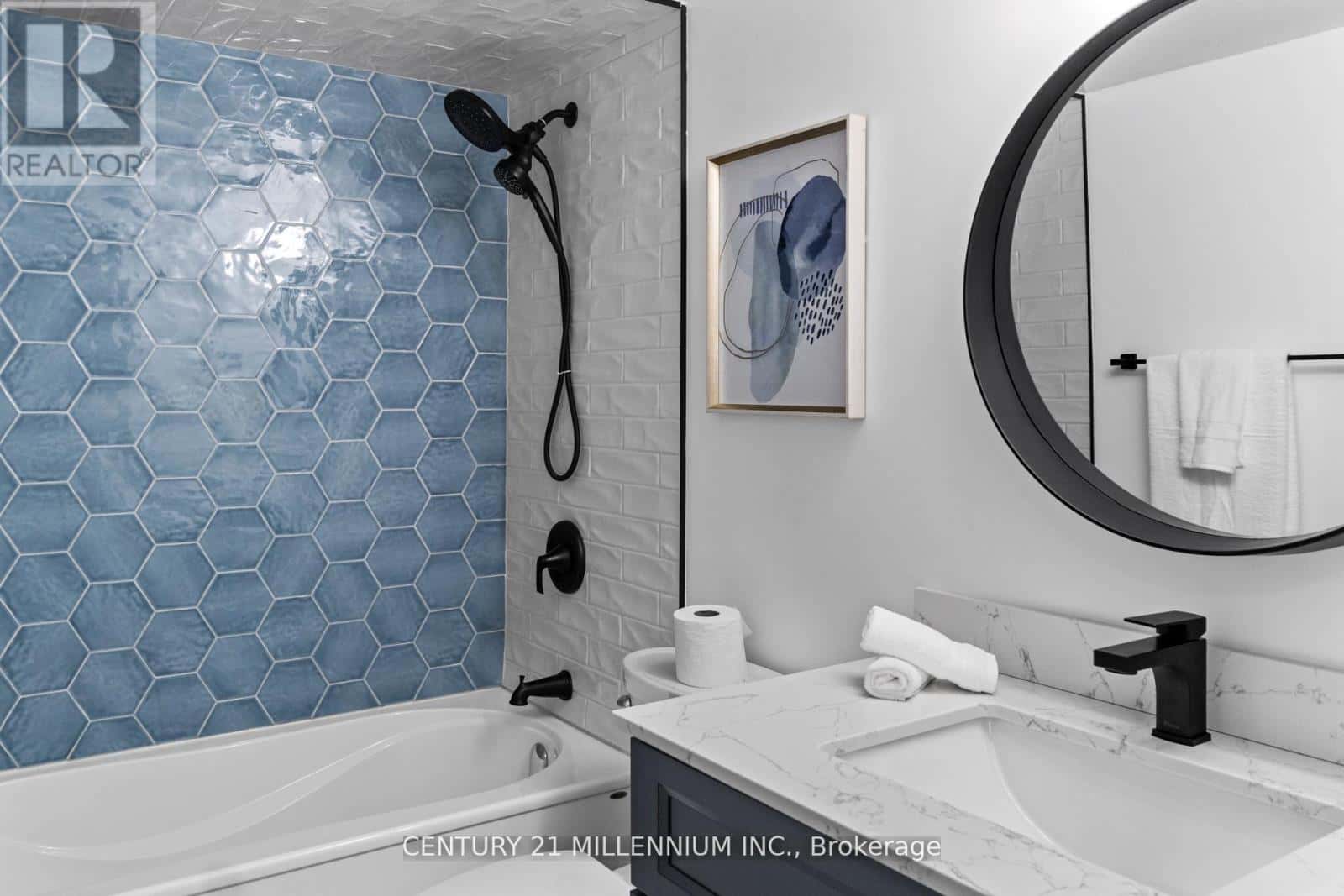 401 - 5 LISA STREET — Brampton (Queen Street Corridor), Ontario - Photo 5 of 14