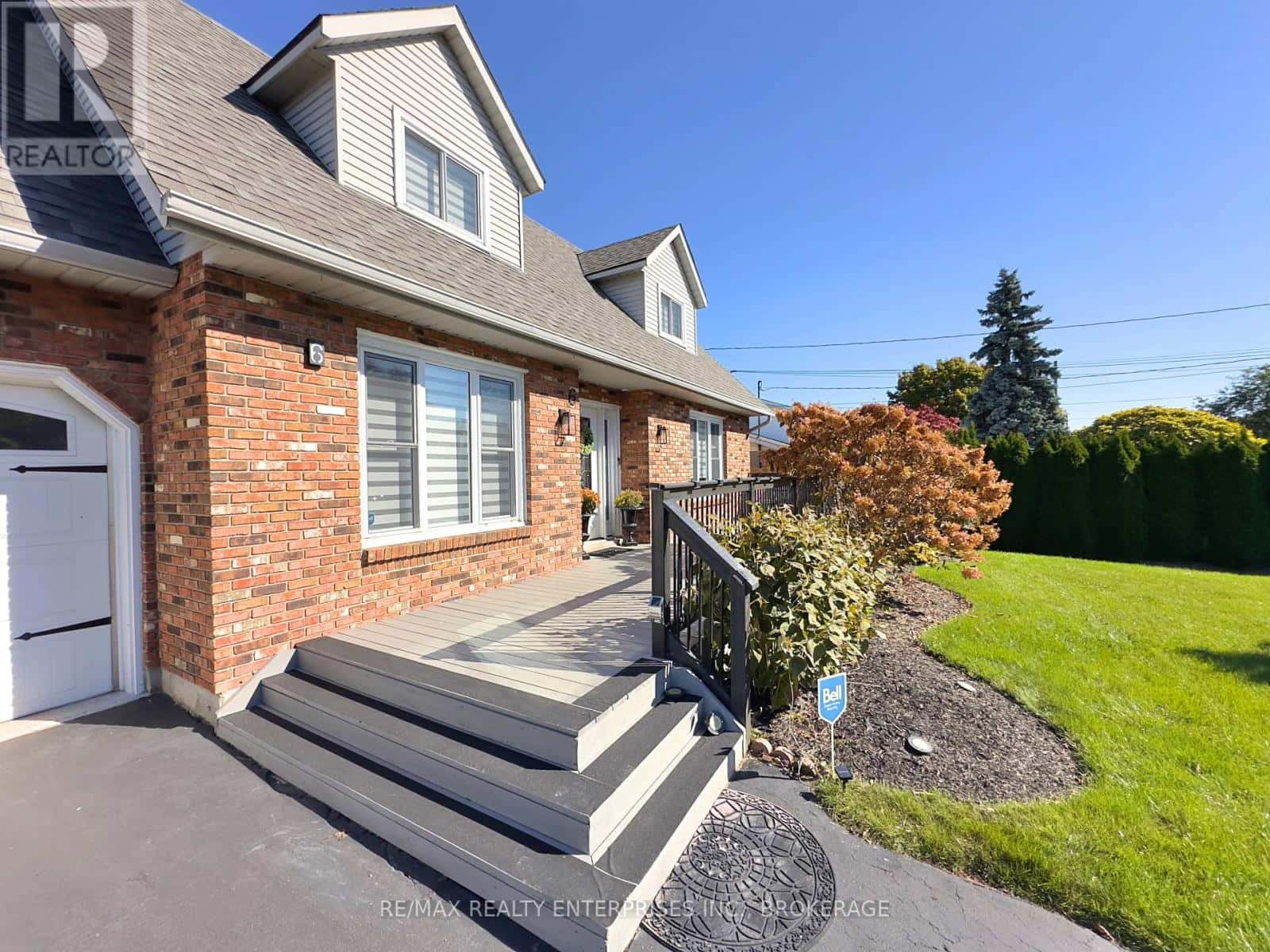 6 VINE ROAD — Grimsby (Grimsby West), Ontario - Photo 2 of 43