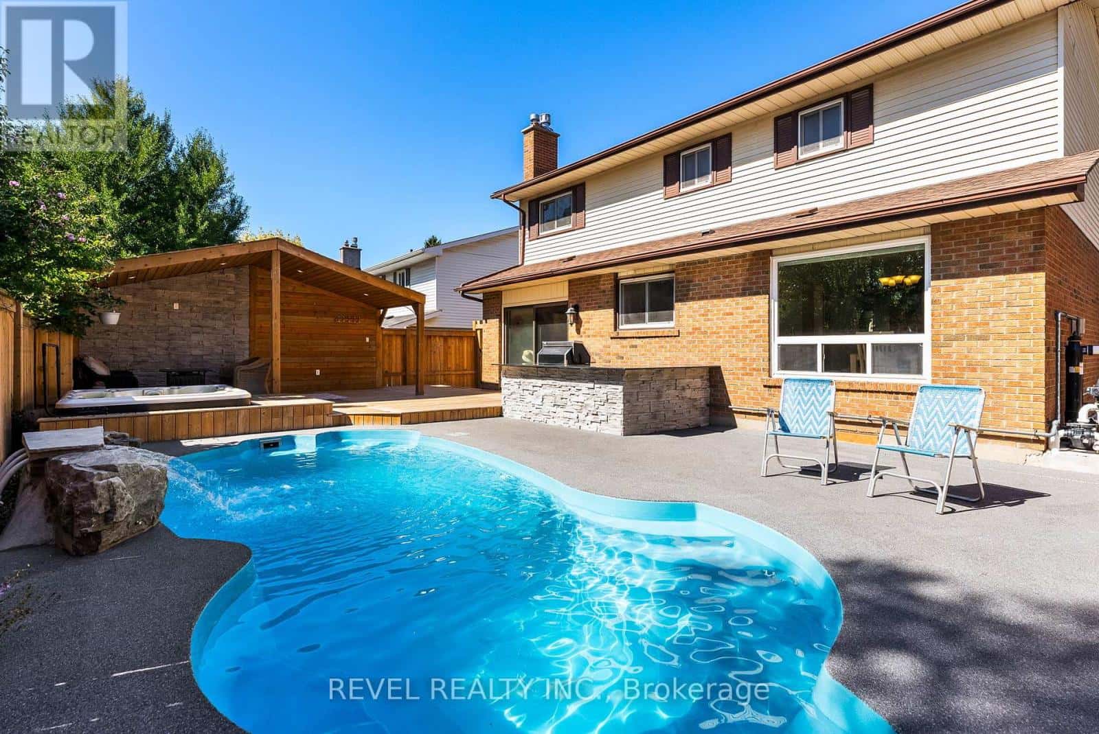 205 Ontario Street East