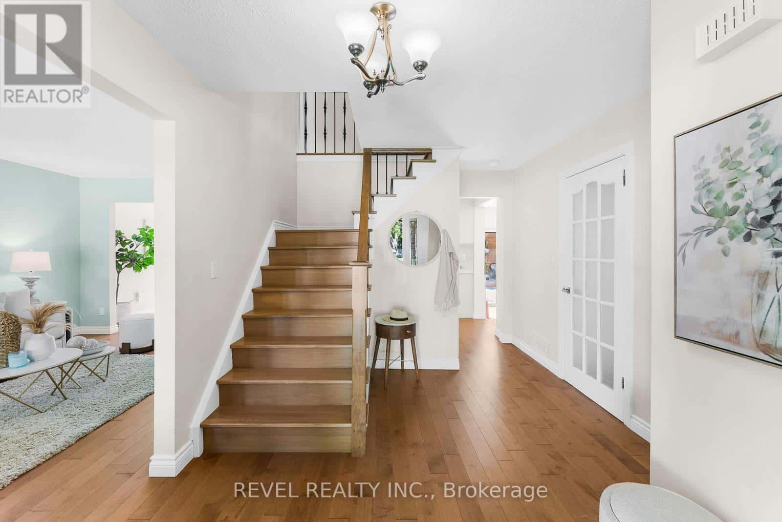 205 ONTARIO STREET E — Whitby (Downtown Whitby), Ontario - Photo 4 of 43