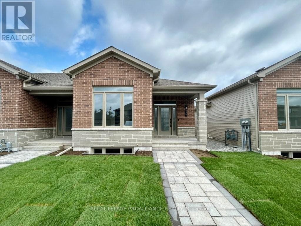 35 ATHABASKA DRIVE — Belleville (Thurlow Ward), Ontario - Main photo