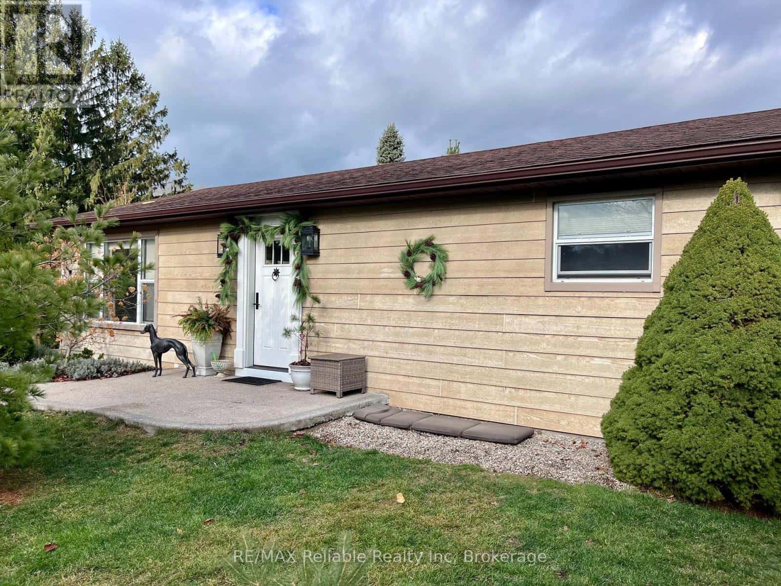 57 CAMERON STREET — Bluewater (Bayfield), Ontario - Photo 4 of 50