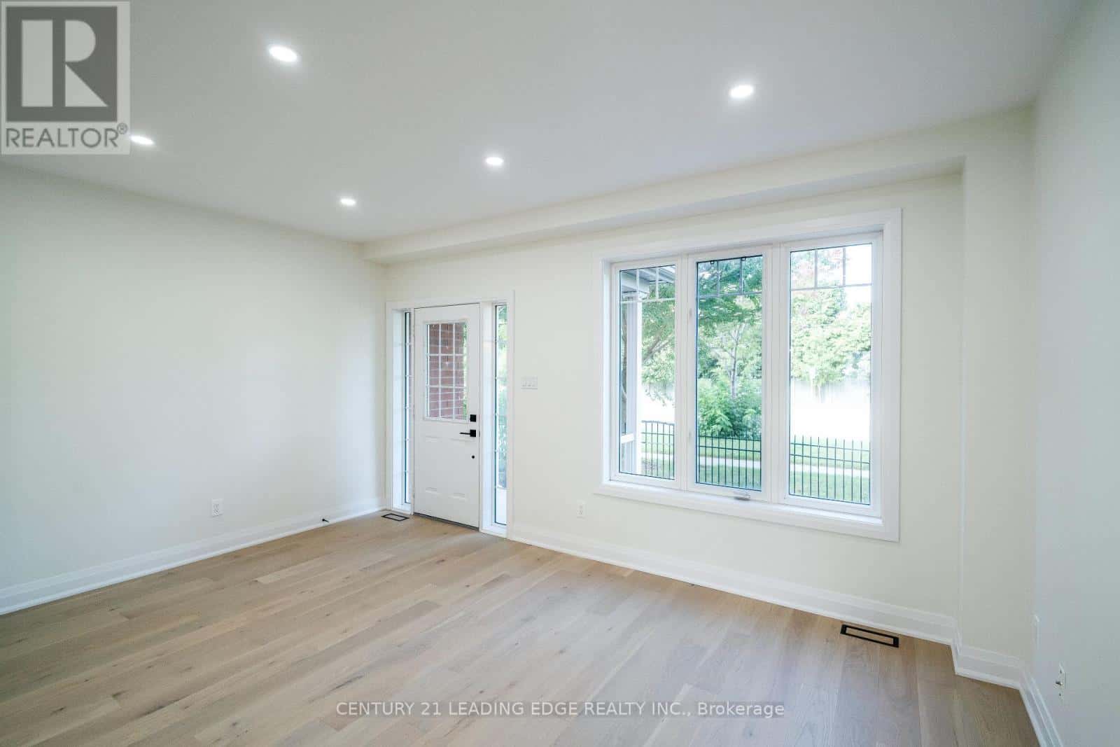 22 MILROY LANE — Markham (Cornell), Ontario - Photo 5 of 40