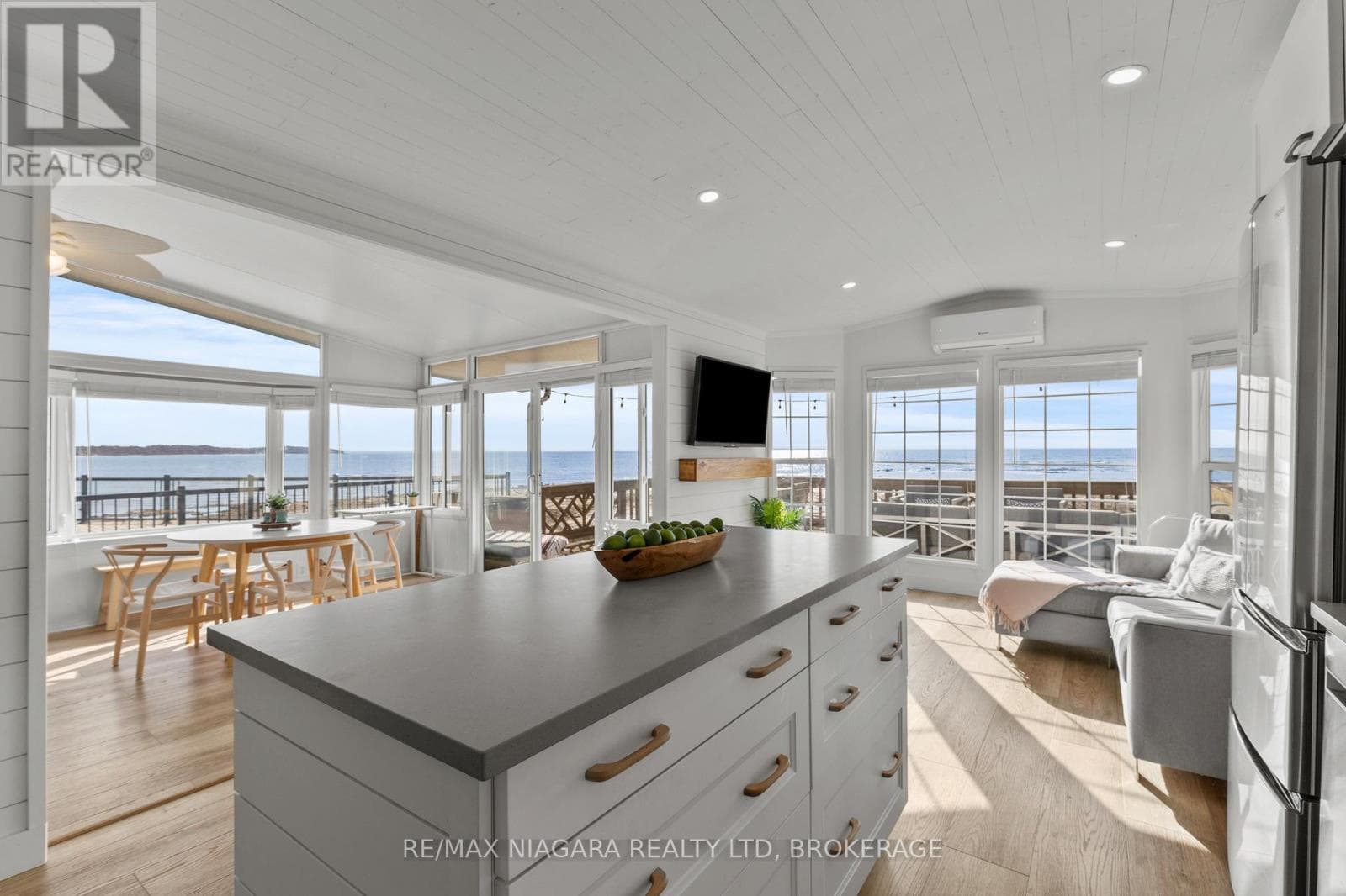 490 EMPIRE ROAD — Port Colborne (Sherkston), Ontario - Main photo