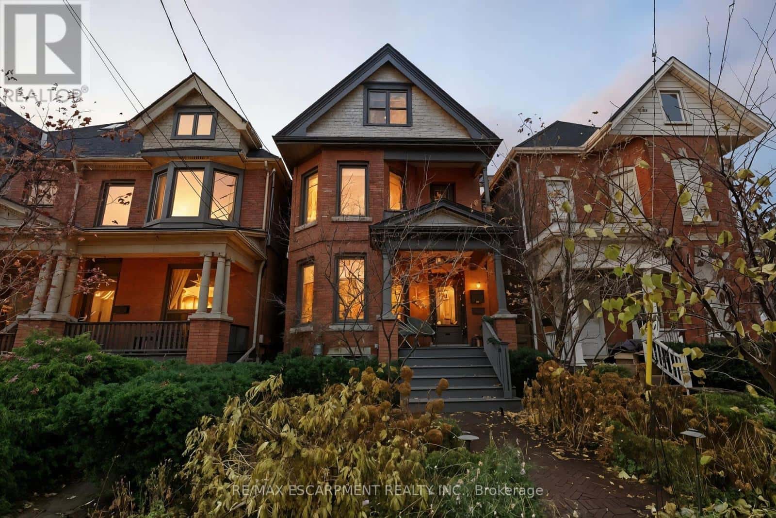 141 MARKLAND STREET — Hamilton (Durand), Ontario - Photo 2 of 50