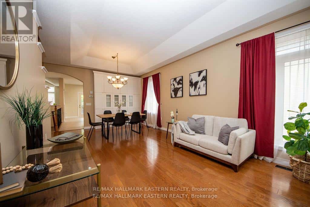 1568 IRELAND DRIVE — Peterborough (Monaghan Ward 2), Ontario - Photo 2 of 38