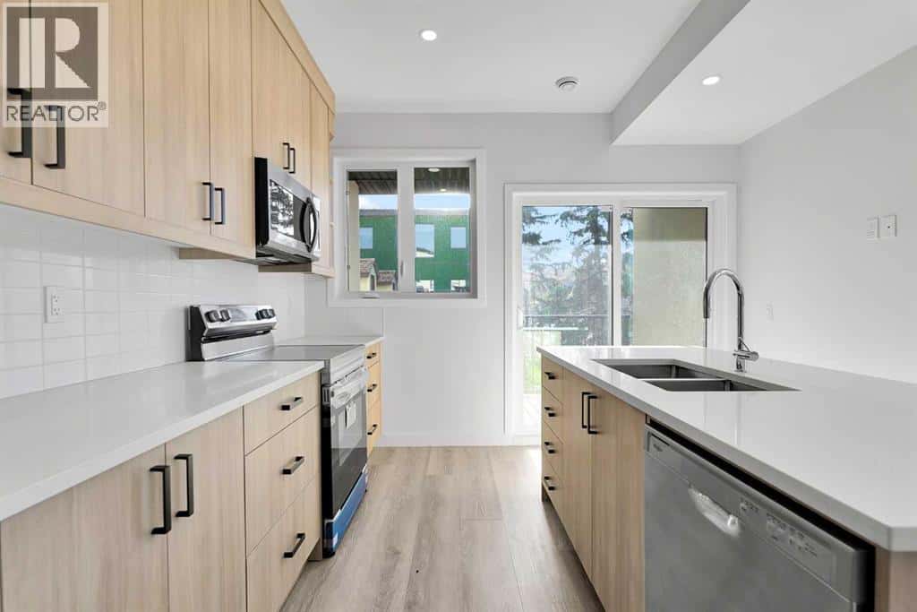 1820 Home Road NW — Calgary, Alberta - Photo 5 of 34