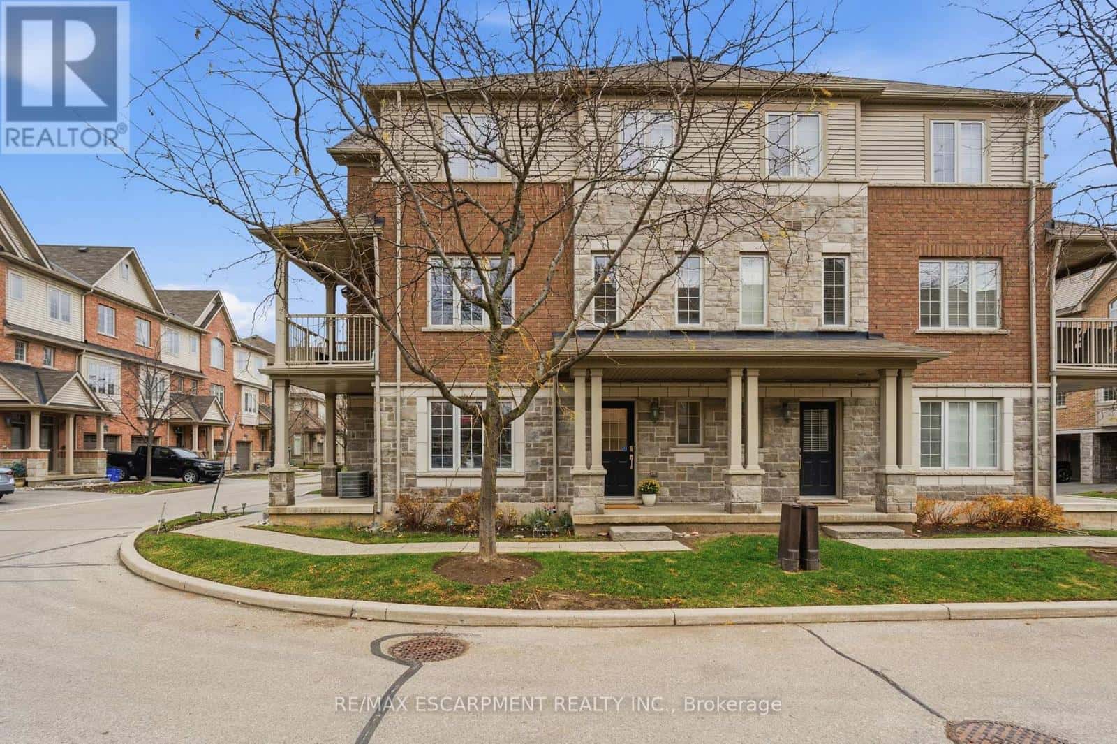 80 - 1401 PLAINS ROAD E — Burlington (Freeman), Ontario - Photo 2 of 33