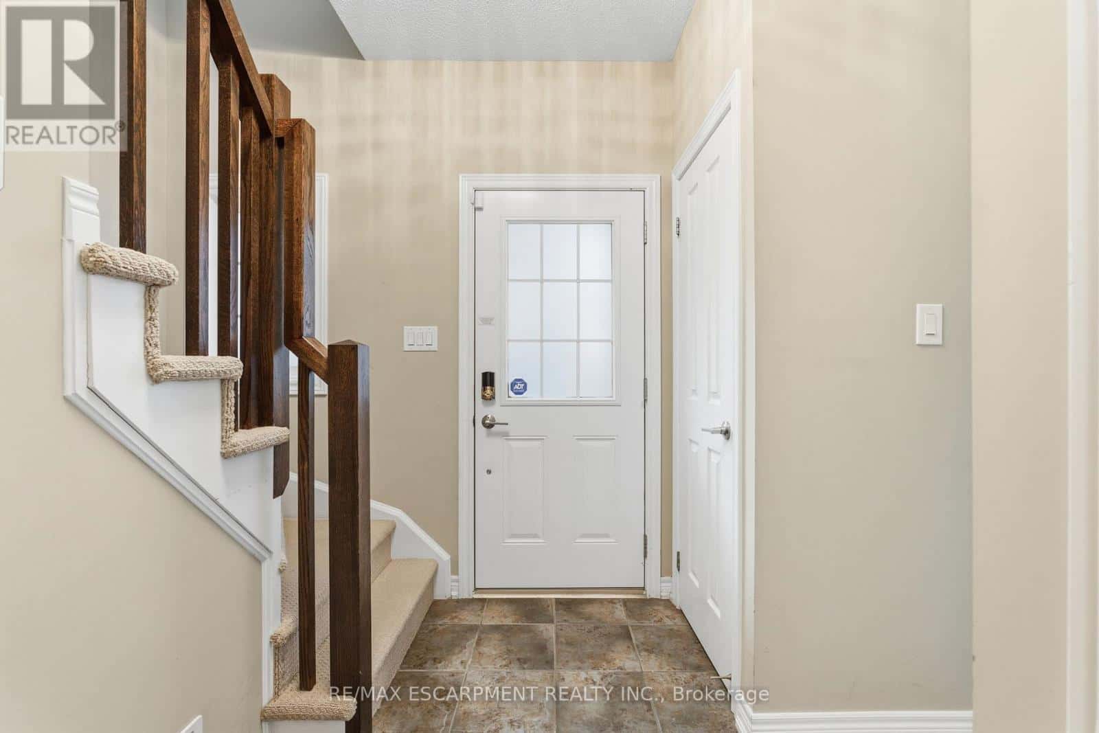 80 - 1401 PLAINS ROAD E — Burlington (Freeman), Ontario - Photo 4 of 33