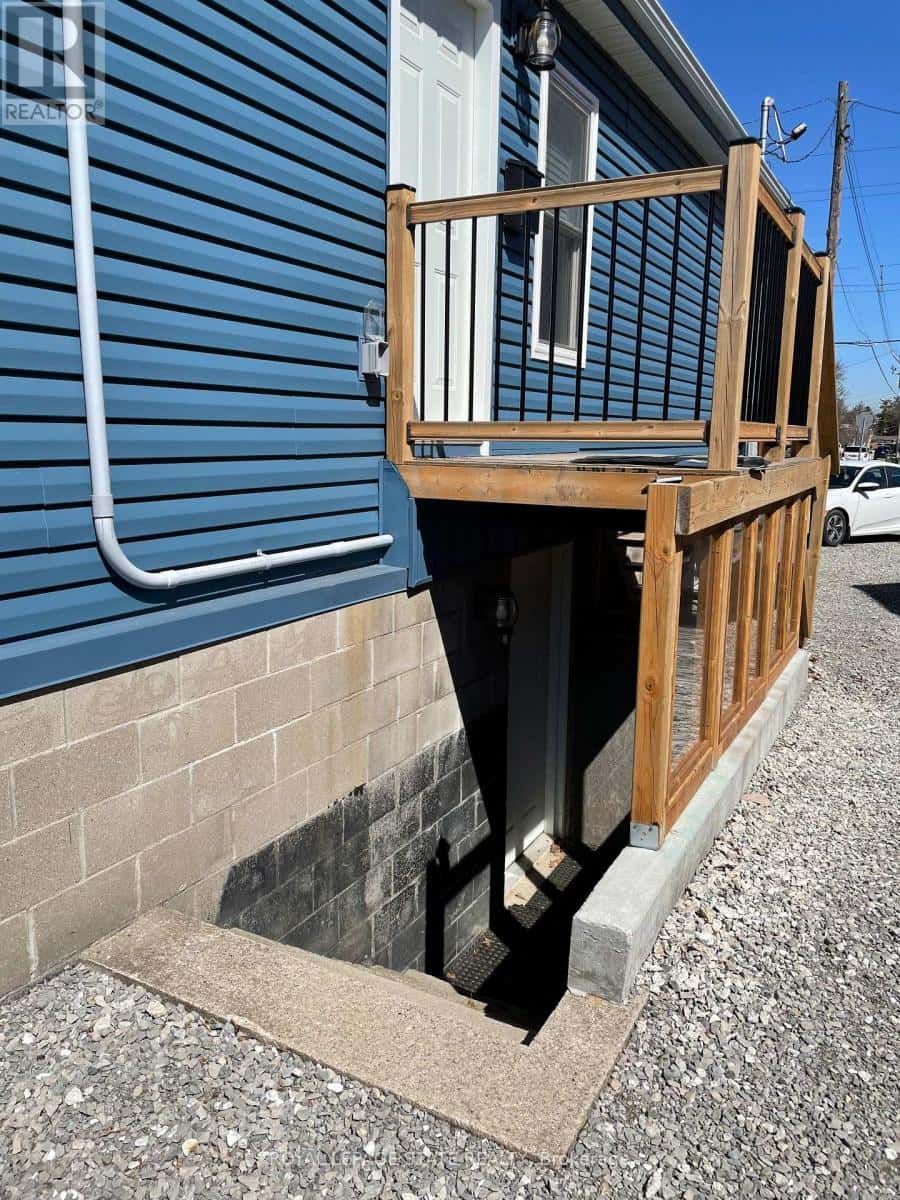 LOWER - 176 QUEENSDALE AVENUE — Hamilton (Centremount), Ontario - Photo 5 of 12