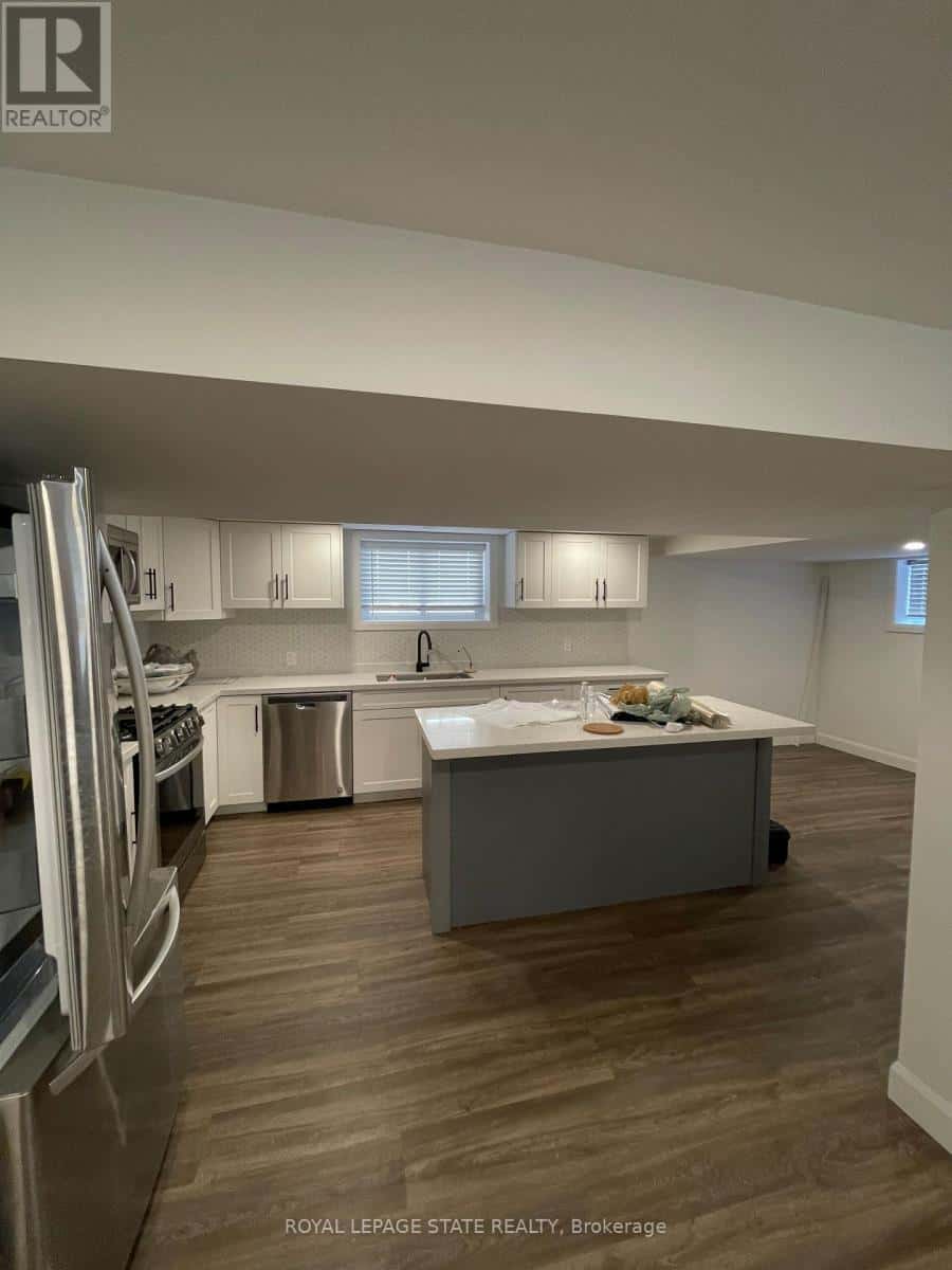 LOWER - 176 QUEENSDALE AVENUE — Hamilton (Centremount), Ontario - Photo 3 of 12