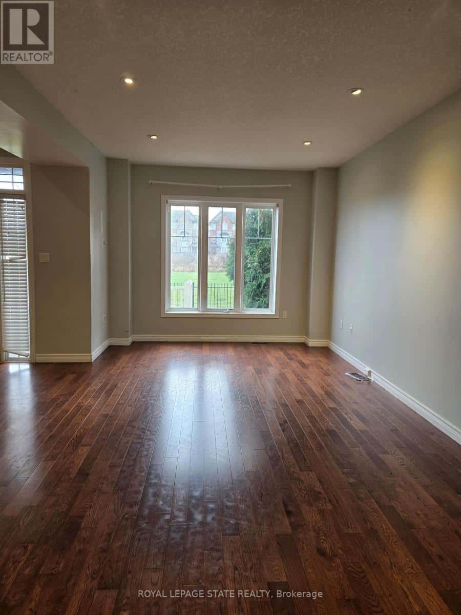 19 - 7 LAKELAWN ROAD — Grimsby (Grimsby Beach), Ontario - Photo 5 of 35