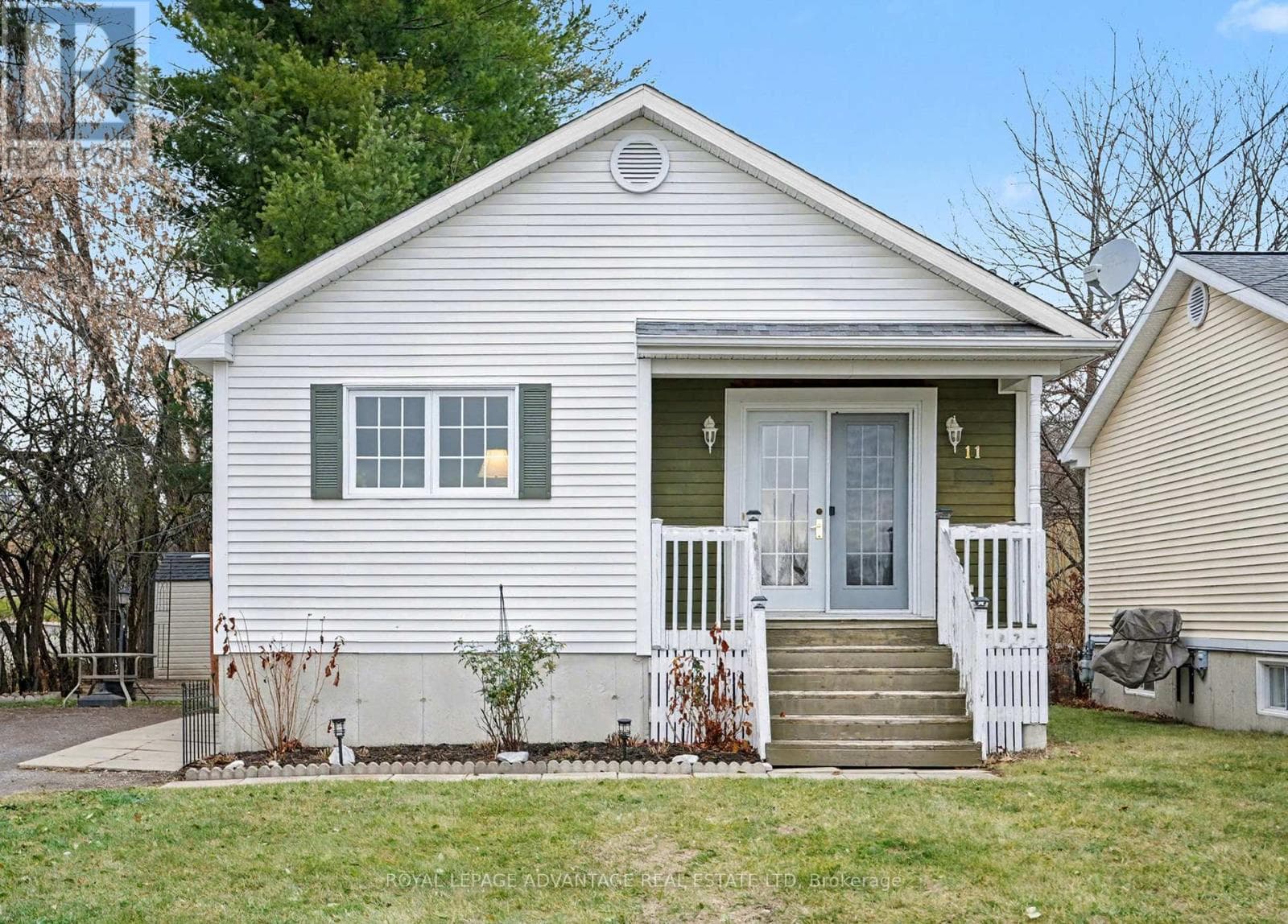 11 QUEEN STREET — Perth, Ontario - Main photo