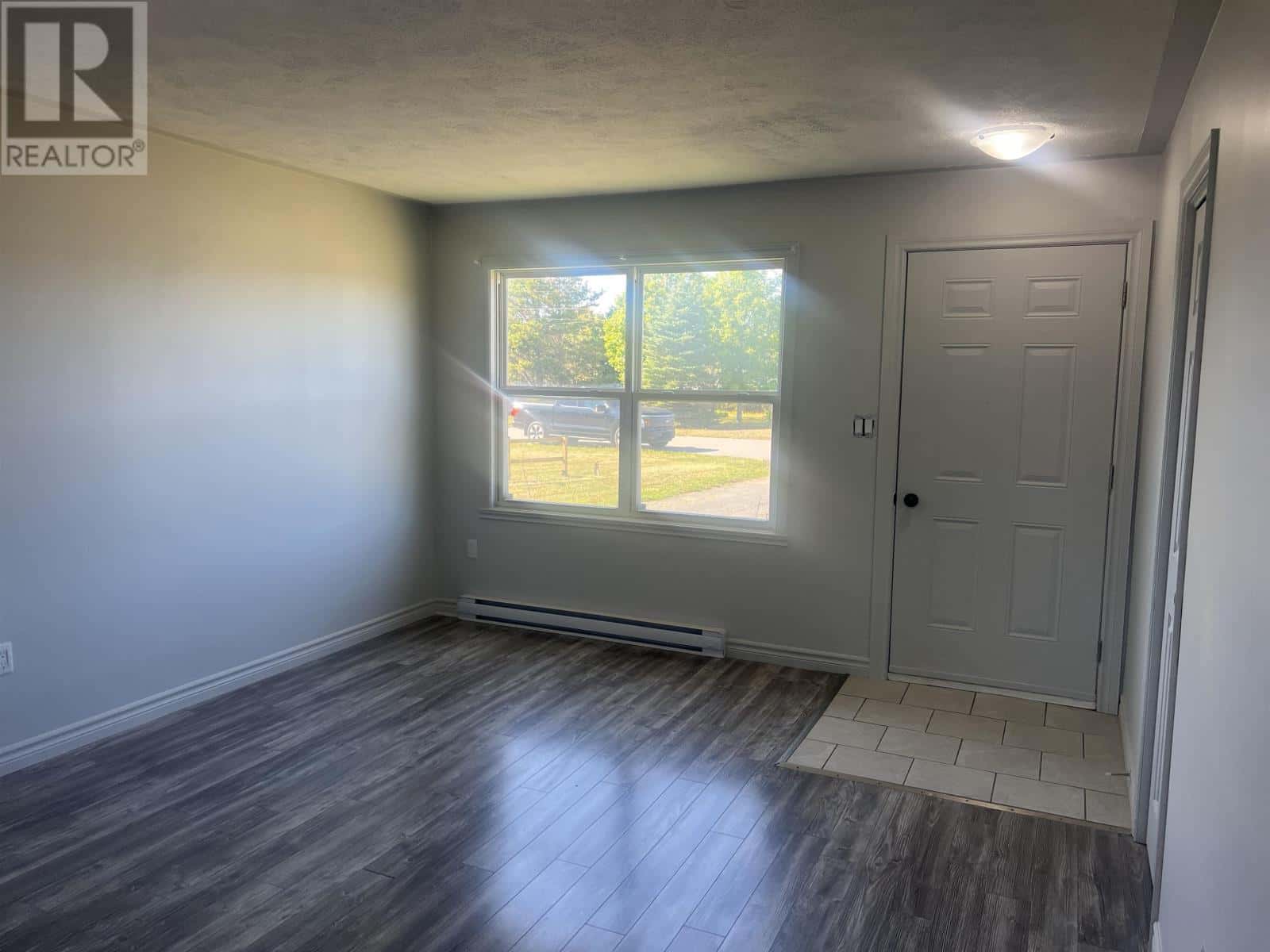 4 Elizabeth Crescent — Stratford, Prince Edward Island - Photo 5 of 18