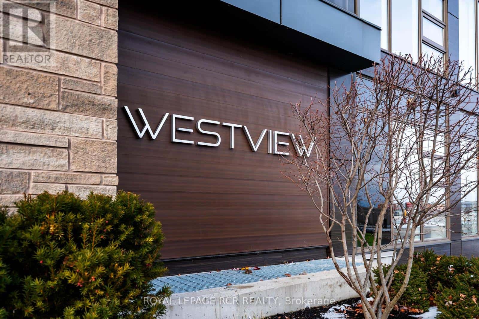 401 - 105 SPENCER AVENUE — Orangeville, Ontario - Photo 2 of 48